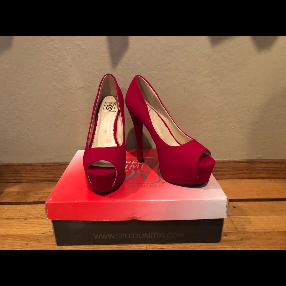 Red pumps